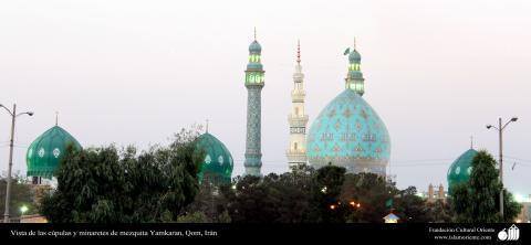 islamoriente's tweet photo. Vista de las #cúpulas y #minaretes de mezquita #Yamkaran, Qom 

#IslamOriente

Imagen en alta resolución en:http://… https://t.co/7N6MDS9VL9