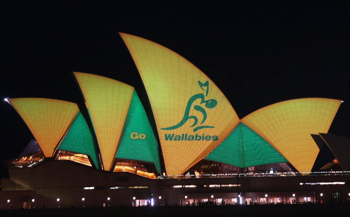 wallabies's tweet photo. It's not everyday this happens! #StrongerAsOne #RWCFinal #GetYourGoldOn https://t.co/V70jCmYIgL