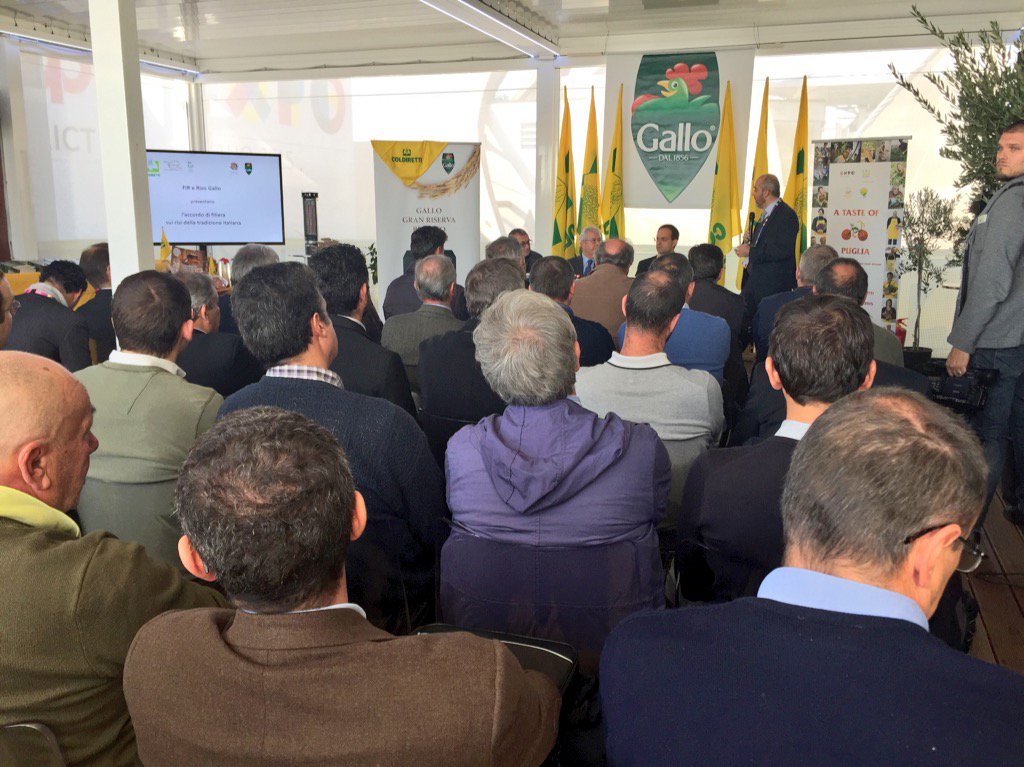 coldiretti's tweet photo. #Expo2015, al #PadColdiretti l'accordo di filiera dei risi della tradizione italiana tra #Coldiretti e @RisoGalloIT https://t.co/IM1IWRuG4E