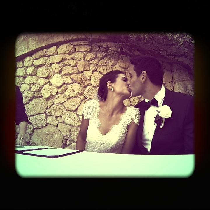 seenbylexo's tweet photo. Kiss frame shot from Haaron + Emily #Perthweddings #perth #Perthvideography https://t.co/SzgIajIgnw