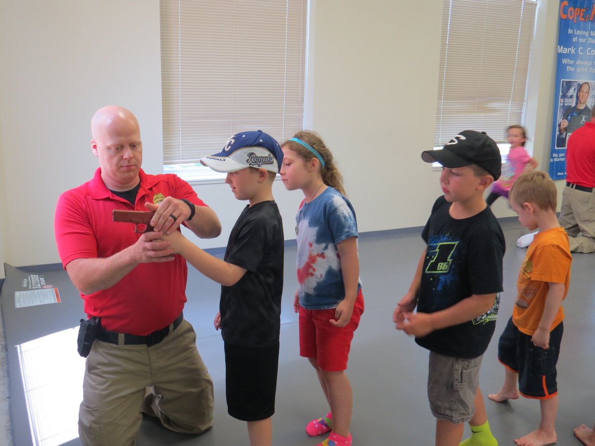 JOCOSHERIFF's tweet photo. #EmployeeSpotlight Dep. Hilley: Trainer, Academy Instructor, & #FamilyMan. Thank you for service! #nobilityofservice https://t.co/6ut1PK0Jbe