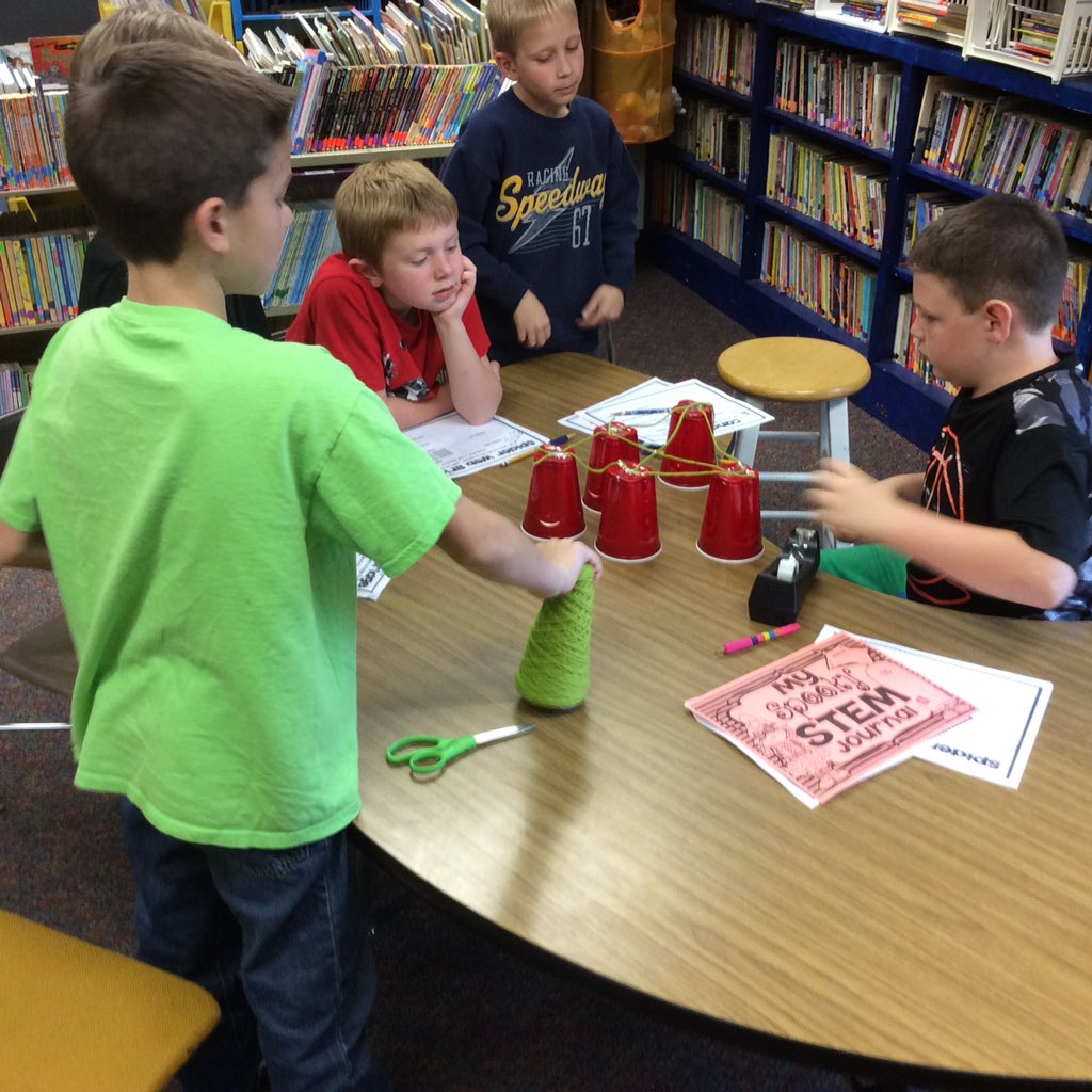 MrsKadrlik's tweet image. Setting up Strong Spider Bridges #cfelem #CFGrade3 #spookySTEM