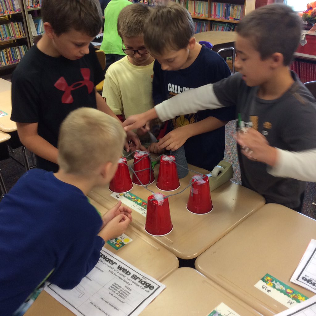 MrsKadrlik's tweet image. Setting up Strong Spider Bridges #cfelem #CFGrade3 #spookySTEM