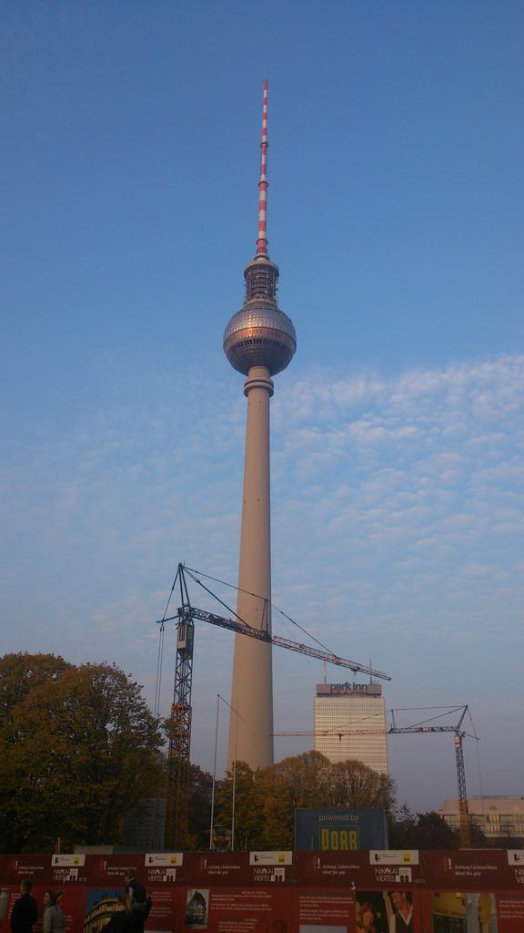 Nussknacker_Dev's tweet photo. Leaving #Berlin.Thanks @StartupSafary and all host #startups! We've met amazing people.That was awesome!#SuSBerlin https://t.co/6r3HEGw3Rz