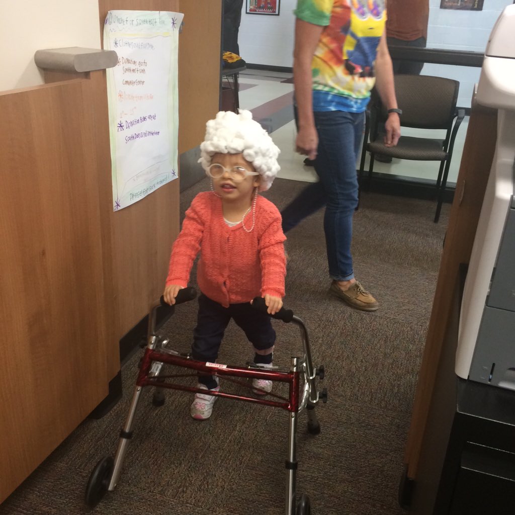 kstanton23's tweet photo. No better place to be than an elementary school on Halloween! #WE2015 #WEHALLOWEEN #Halloween https://t.co/A0h7UEEHbo