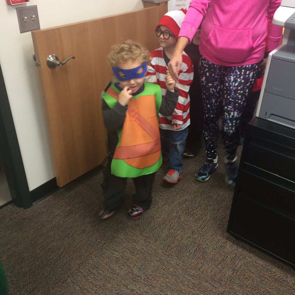 kstanton23's tweet photo. No better place to be than an elementary school on Halloween! #WE2015 #WEHALLOWEEN #Halloween https://t.co/A0h7UEEHbo