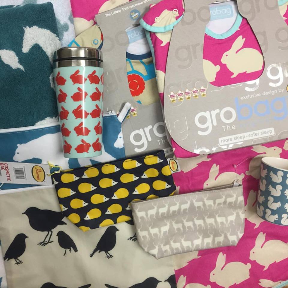 TheGroCompanyfr's tweet photo. La Gigoteuse Kissing Rabbits en collaboration avec la marque #Anorak parmi d'autres articles de la marque.On adore ! https://t.co/HUmRCehCvd