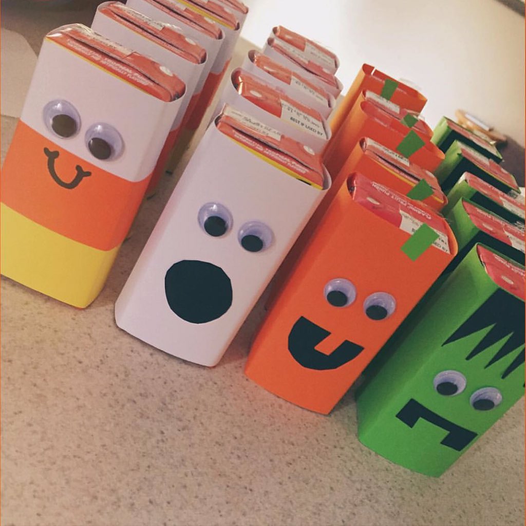 doityourselfp's tweet photo. Tomorrow will be Halloween ! 
Have you finished all of your decorations ?
One more idea here ! 😘
#BJC3213 #DIY https://t.co/RJwic1Ouq2