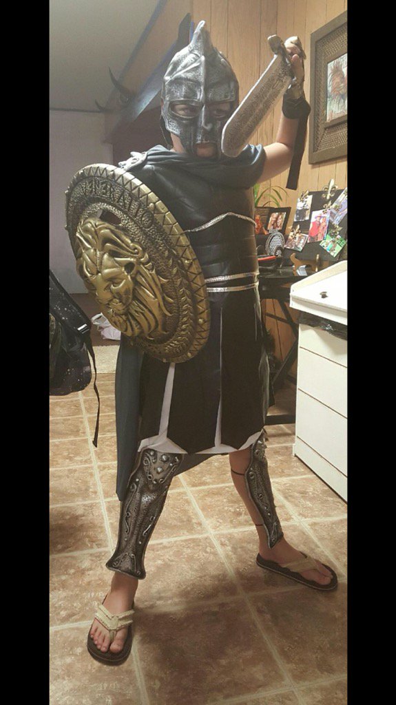 Swamplegends's tweet photo. Trick or treat everybody this is my Halloween gladiator #mxphalloween @SwampPeople https://t.co/I56mIEFWdV