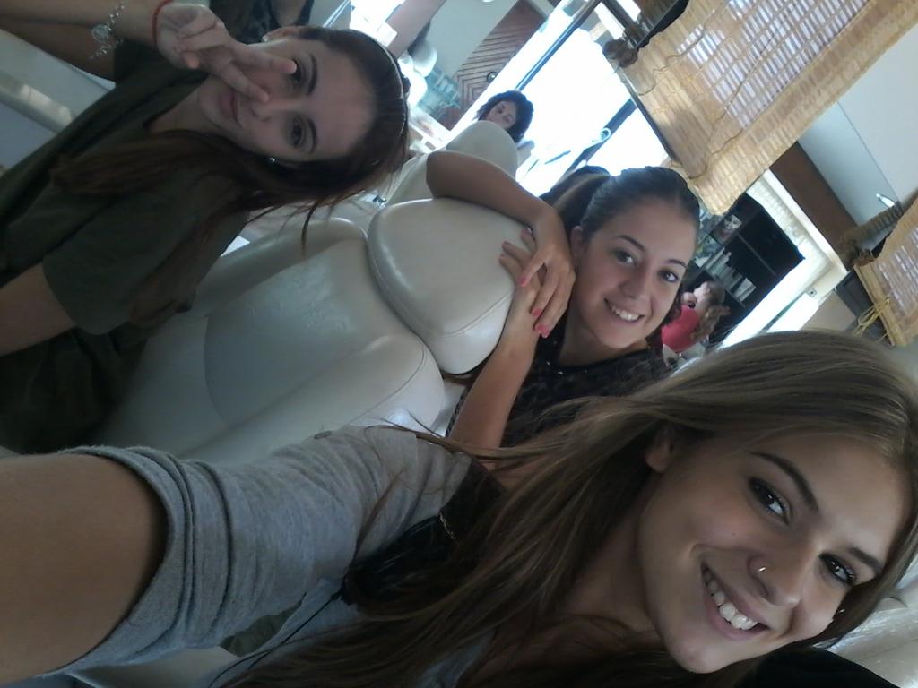 AnaLoretoJimene's tweet photo. #MisCompis #MiCri #MiMerci #Maquillaje #Galvez !! https://t.co/AXRZTlHmUx