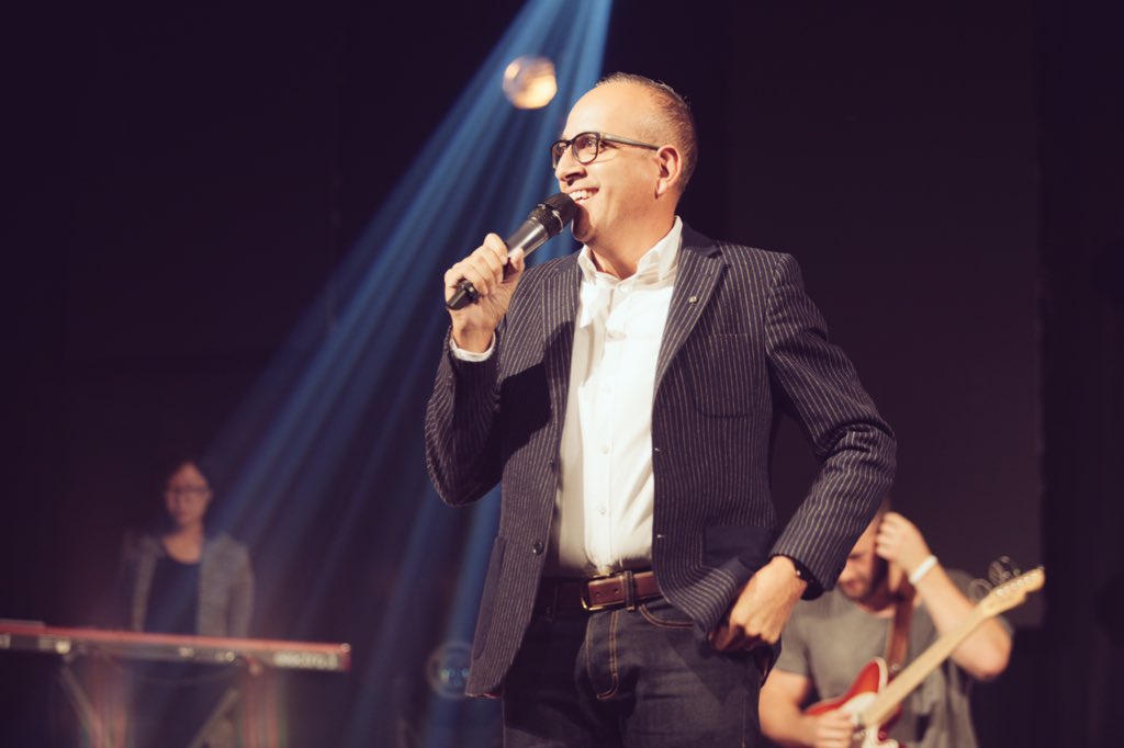 InfluencersATL's tweet photo. "If you're an original don't die a copy!" - Pastor @BennyPerez bringing it this morning! #InfluencersATL https://t.co/zsWFjFtj73