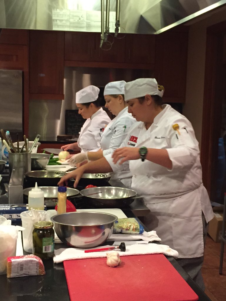 LSugarwala's tweet photo. Erie Community College in the kitchen at @NYBeefCouncil veal competition https://t.co/mYUYRxlz01