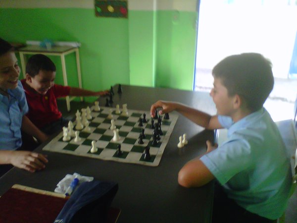 vimi3v's tweet photo. Qué orgullo ésta muchachada de la Patria!!! Ponen en práctica habilidades intelectuales #AjedrezEstratégiaPedagógica https://t.co/PDMX4sab81