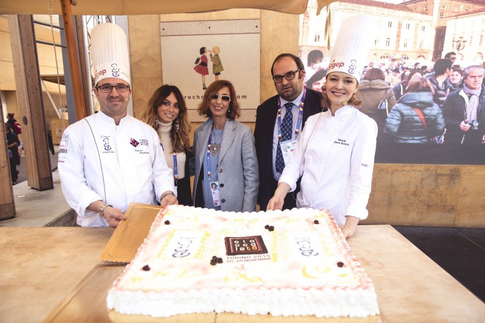 #Torino presenta #Cioccolat_TO 2015 ad <a href="/Expo2015Milano/">Expo Milano 2015</a> ​nel <a href="/Expo2015Cocoa/">Expo2015 Cocoa&Choco</a>. Tnks <a href="/conpait/">Conpait</a> ​ goo.gl/lezEdp