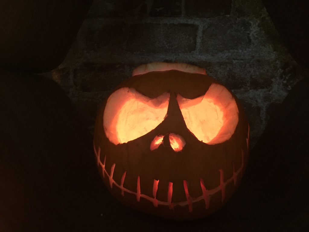 WaveRecSolution's tweet photo. 9 Wave pumpkin faces retweet your fave &win scary prize #4 Jen's Gravey https://t.co/FYNO3UppZW #CreativeBetter https://t.co/Yis71iKSuC