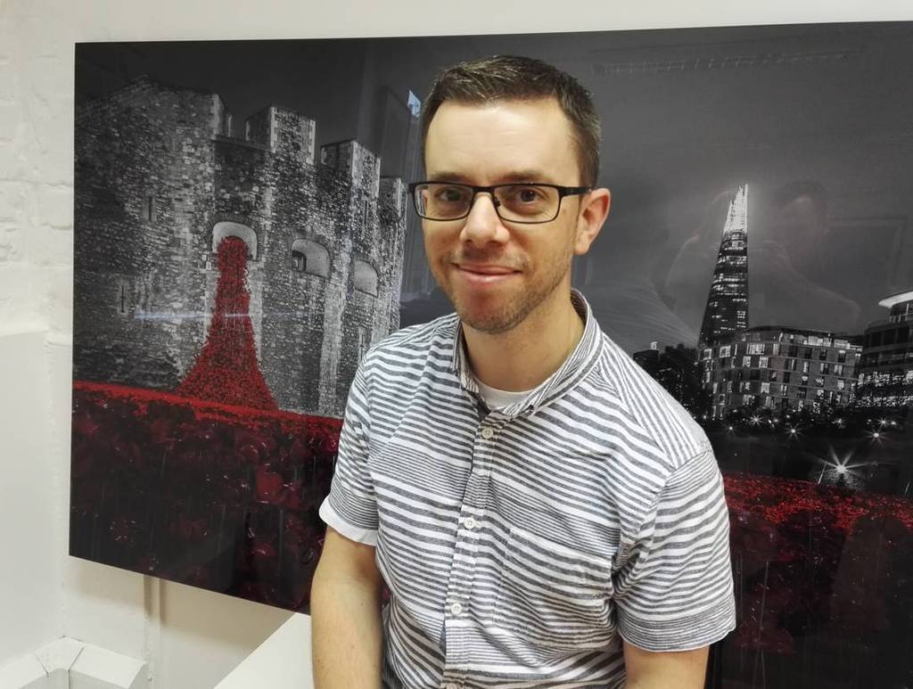 ongalleryart's tweet photo. Great to hear story behind #seasofred #armisticeday directly from #mattfreestone @mattfphoโฆ https://t.co/JJKb03bhnv https://t.co/lqiLaEkhUa