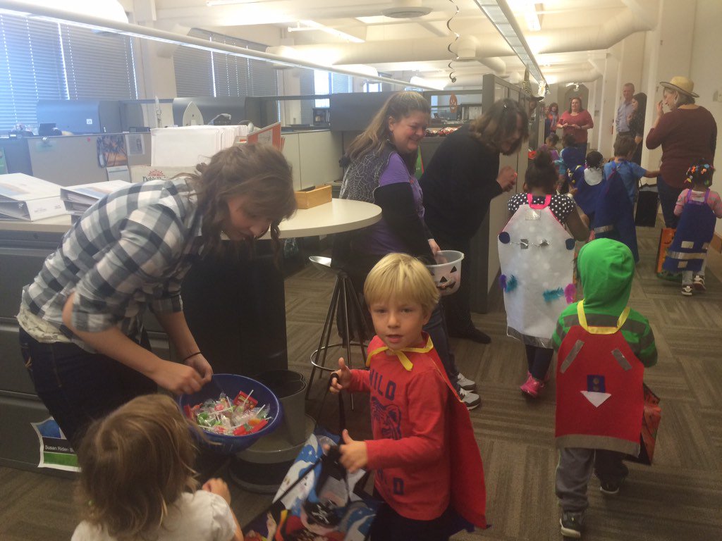 FoxGro's tweet photo. Thank you @GregoryAppel for awesome trick or treating for our kids @StMarysCC https://t.co/cufzjvkZLh