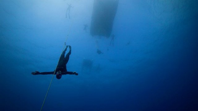 France3Provence's tweet photo. Tout à l'heure 16h15 sur https://t.co/xpS5g6Mp5f Nathalie reçoit @morganbourchis, apnéiste champion du monde. https://t.co/bwoqI3Wqq7