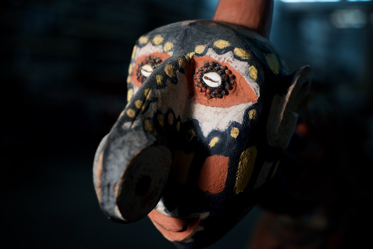 PKirt's tweet photo. MT @CndnCanoeMuseum: Boo!
Detail of the carved prow on a Gogodala canoe #MusHalloween #MusSpooks https://t.co/oJuMFCSfaE