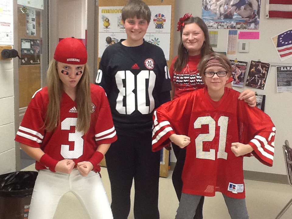 MrazBarry's tweet photo. Red ribbon week fun #cozadschools https://t.co/AdP4EygDrP