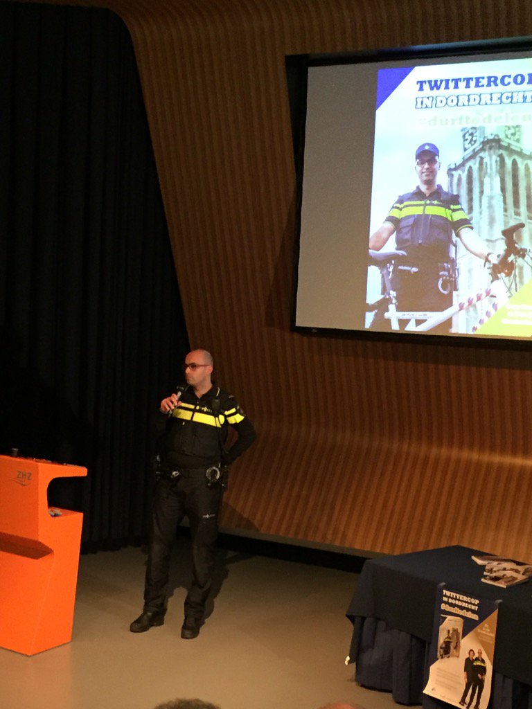 Irene_Koene's tweet photo. Nu @DJ_Grootenboer zelf aan het woord die met name zijn vrouw bedankt voor al haar support, mooi! #durftedelen https://t.co/xJsF55SaWq