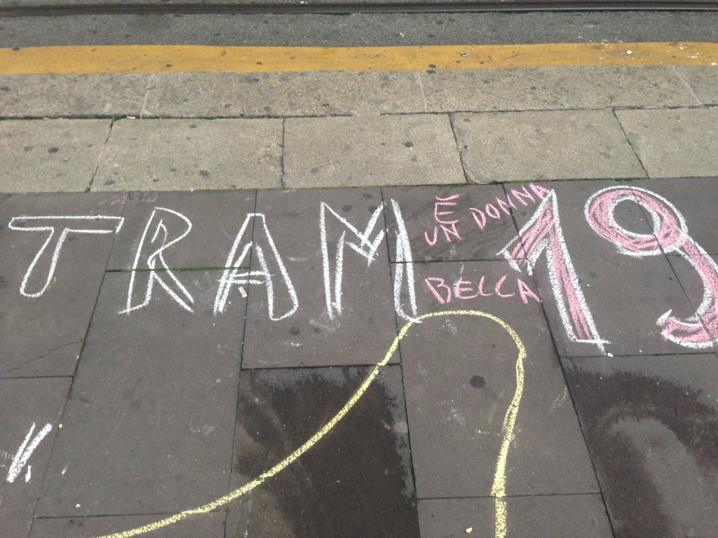voglioil19's tweet photo. Un saluto ai miei fan di Piazza Risorgimento. ❤️🚃 #geni #tram19 #atac #roma https://t.co/v91CZEVdn2