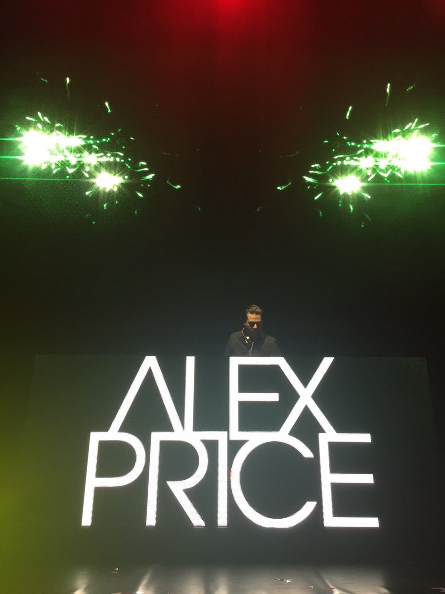 DJAlexPrice's tweet image. Highlight of the week, James Bond premiere! #spectre