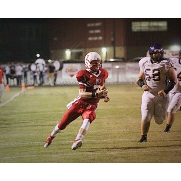 Jordan_Leach10's tweet photo. Game day, and not just any game day, it's the day we beat Apollo. @HomersRadio #dcfootball #dcstrength https://t.co/sjlHDHF7jC