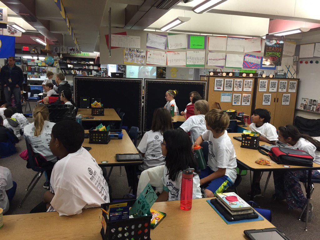 LisaCarlsonWPS's tweet photo. Getting ready for the BV Fun Run! #BVFUNRUN https://t.co/gmcMaShBar