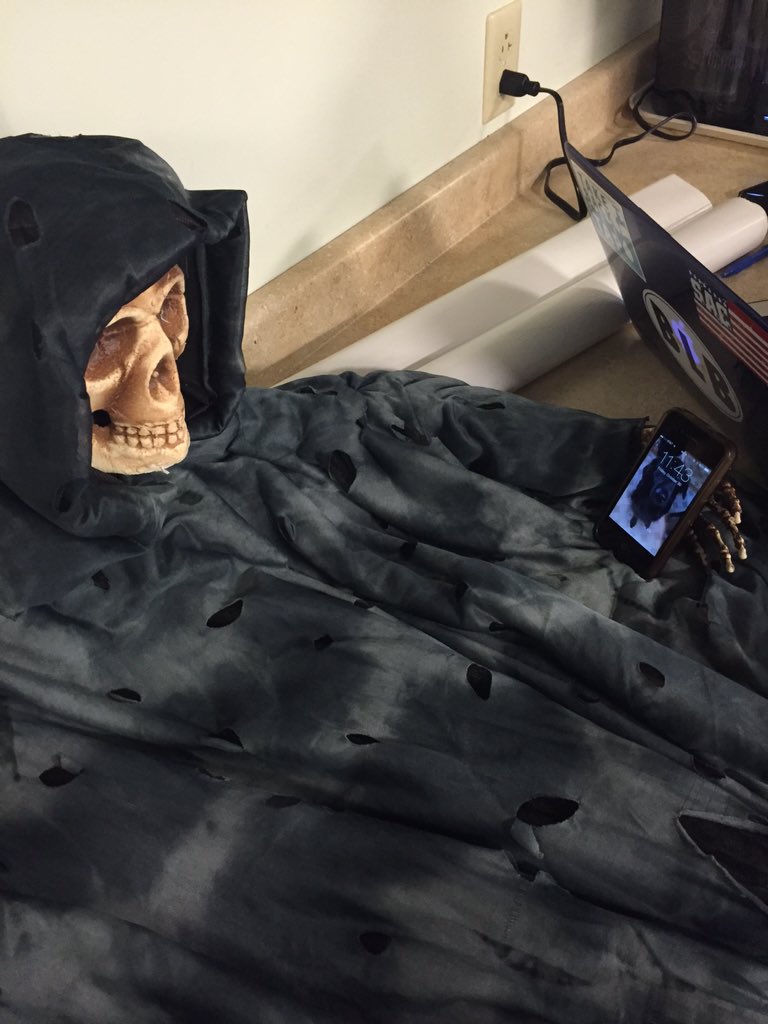 JJtheJetPlane48's tweet photo. When bae takes too long to respond: https://t.co/X3btXzQ49e