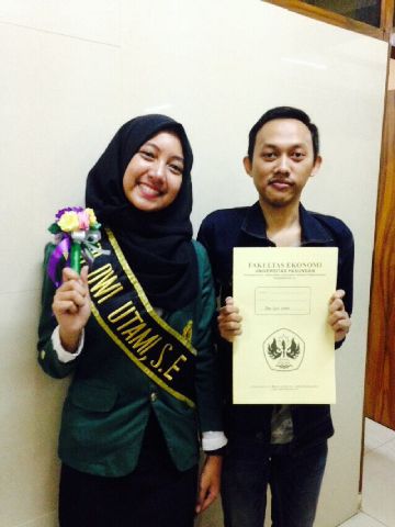 emoisdad's tweet photo. Cieee @riridwiutami, S.E 😜😜😜 https://t.co/2AVzAFW2tW