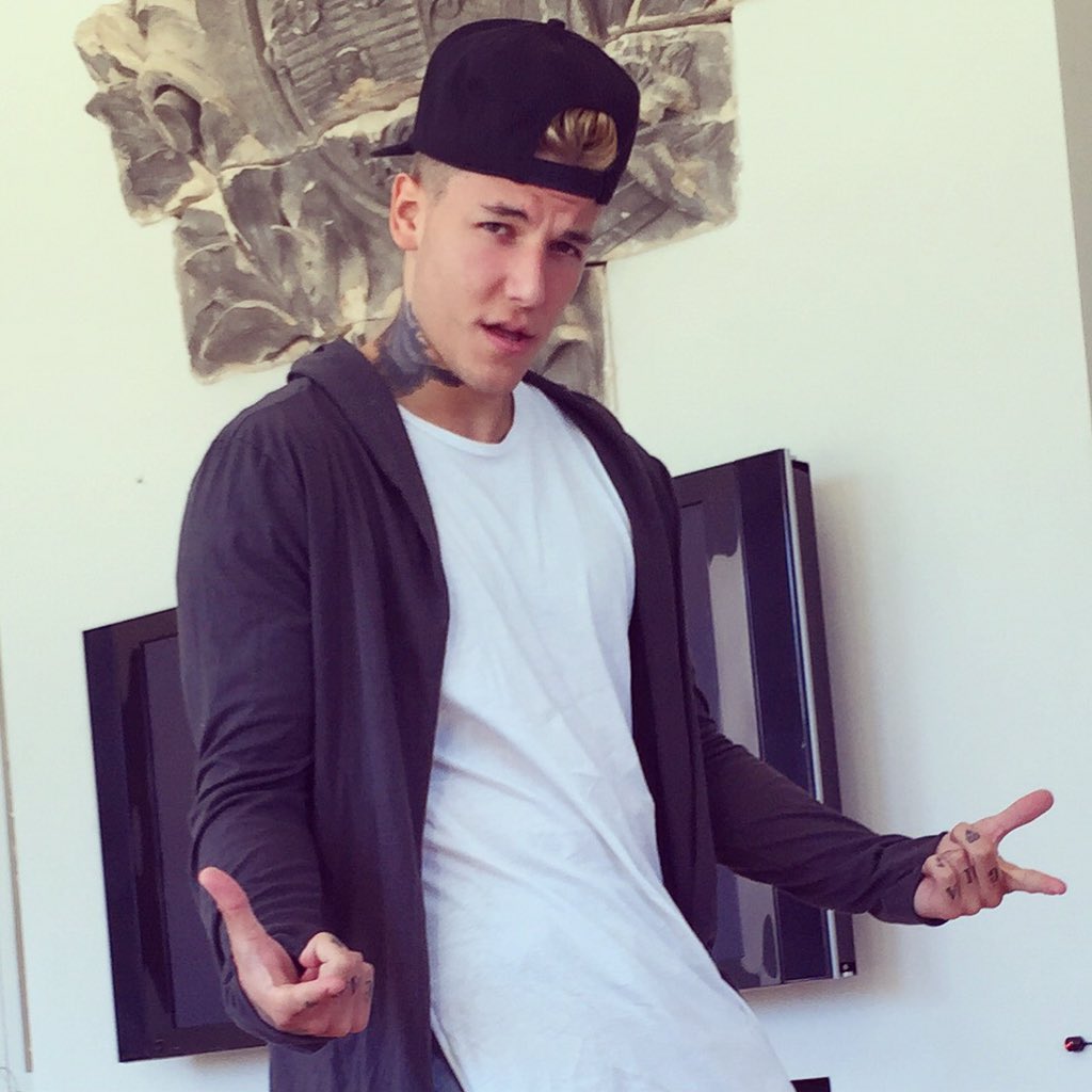 alexcaniggia's tweet photo. #Alexandristas #FelizViernes ❤️❤️❤️ Love yaaaaa https://t.co/uB7PTq8aWA