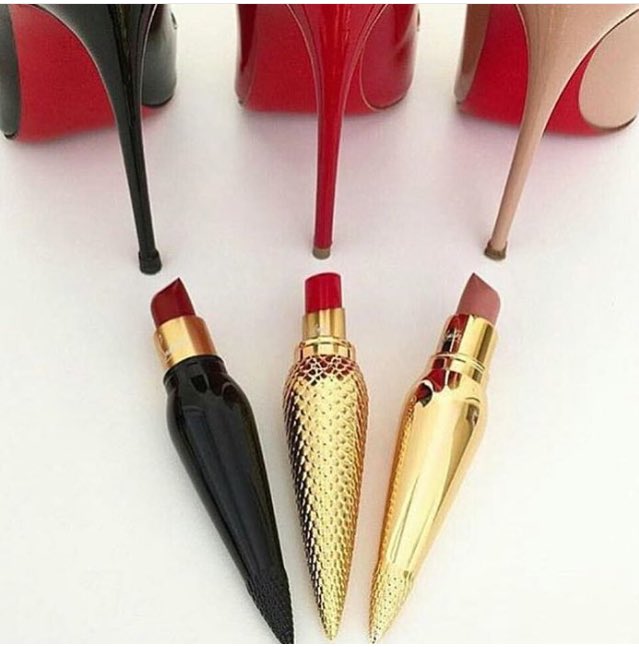 Onnlyme0's tweet photo. LOUBOUTIN 💄😍 https://t.co/8SGOAdZpuI