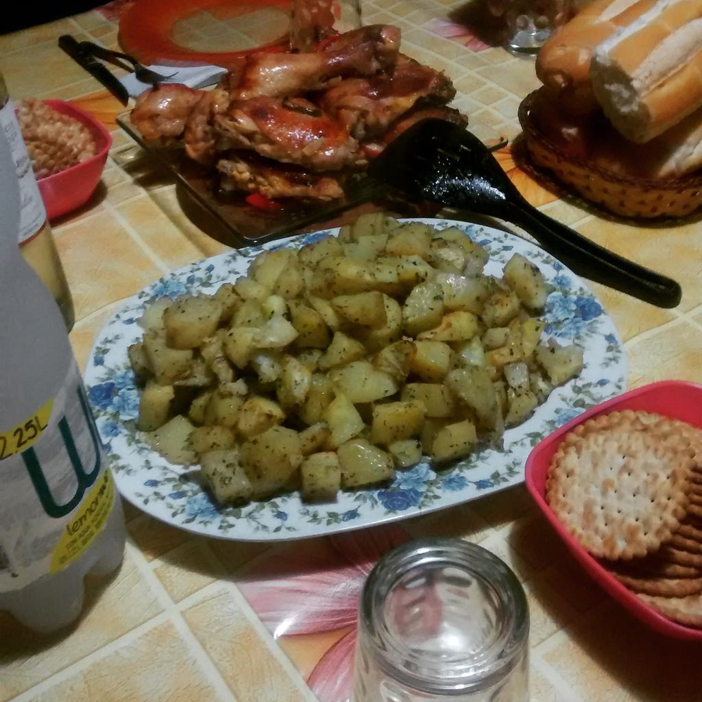 Rebe_019's tweet photo. #MiDiezEnLaCocina cada vez que uso sus recetas siempre es un diez.. Aunque se cocina muy variado en casa..! https://t.co/2Nj9Rq3lWL
