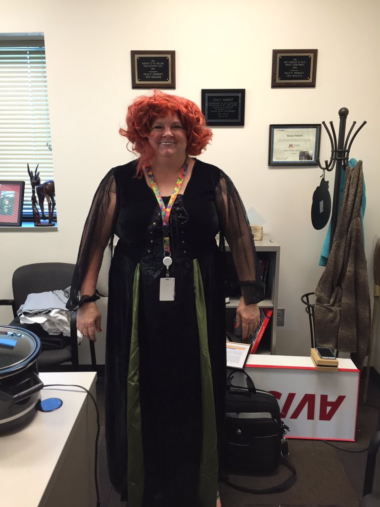 ABG_MSYCARES's tweet photo. Our lovely City Manager Ms. Stacey 👻 #Halloweencontest #hocuspocus @LindseyGordon17 @GoAvisBudget @ABG_MSYCARES https://t.co/S9SwPIotjM