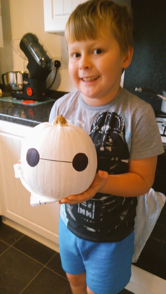 YoungJennie's tweet photo. Bit of a cop out on the #pumpkincarving but he's happy with his #Baymax #bighero6 effort! https://t.co/Bjz6Na6OWn