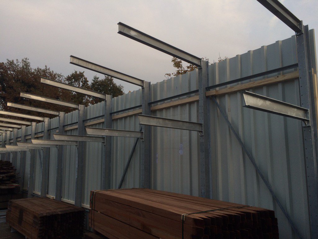 GLOBALWOODBV's tweet photo. En weer een stap verder! Overkapping nummer 3! https://t.co/Iw23GTO2MS