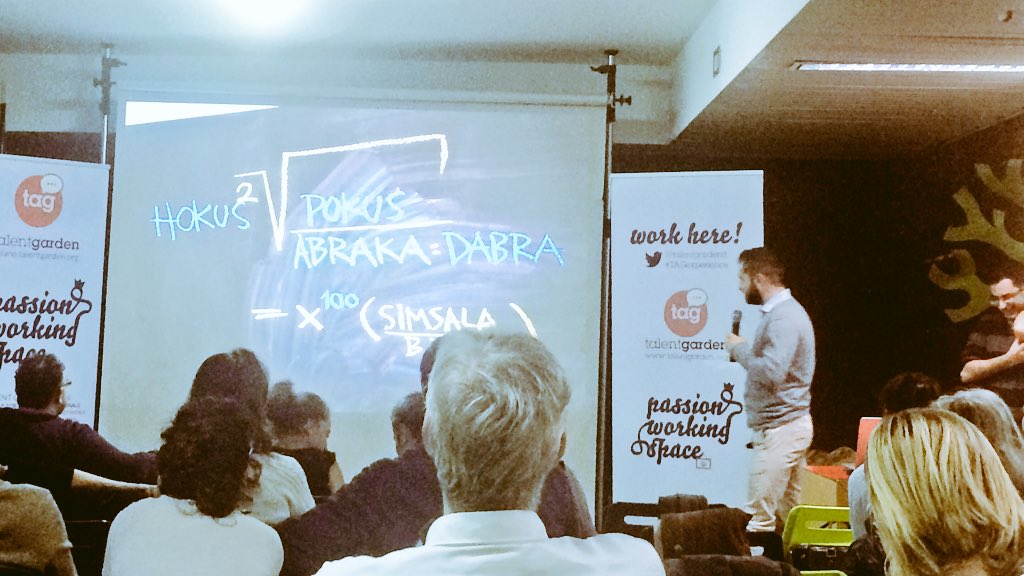 UpTv_ita's tweet photo. .@andreapernici ci spiega con comprendere le ricerche per scalare la #Serp. | #SEO | #gtstudy https://t.co/gPDXz4mkEE