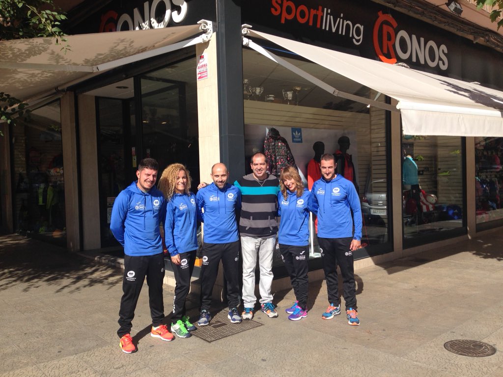 dosport_es's tweet photo. Estrenando la nueva ropa de Dosport con nuestro colaborador deportes Cronos https://t.co/yaG5AgEtVe