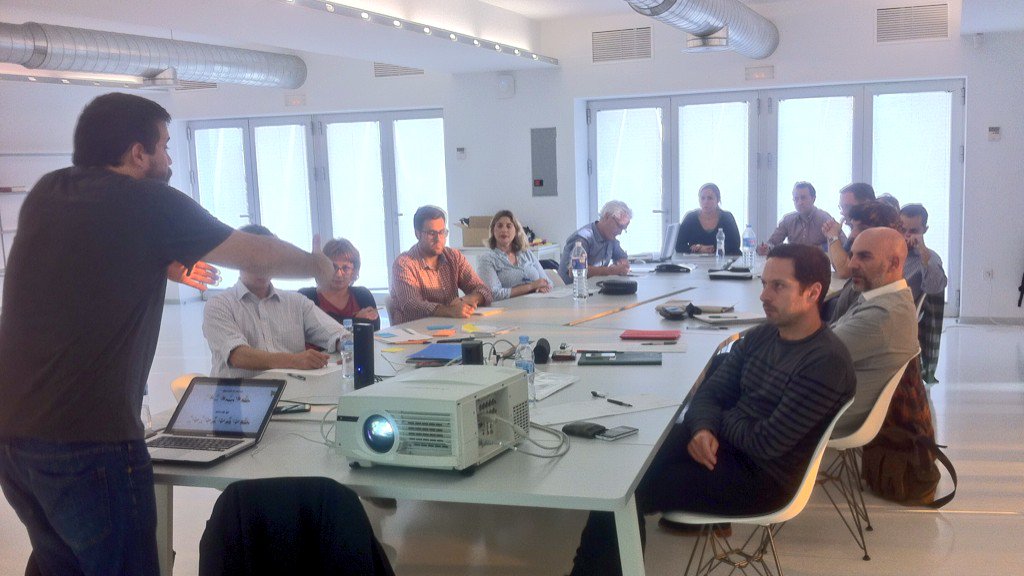 Carihtristan's tweet photo. "No tengas objetivo,busca un sistema, para sobrevivir en la incertidumbre" @nestor_guerra, servicedesignMurcia @eoi https://t.co/GYHTvPByYa