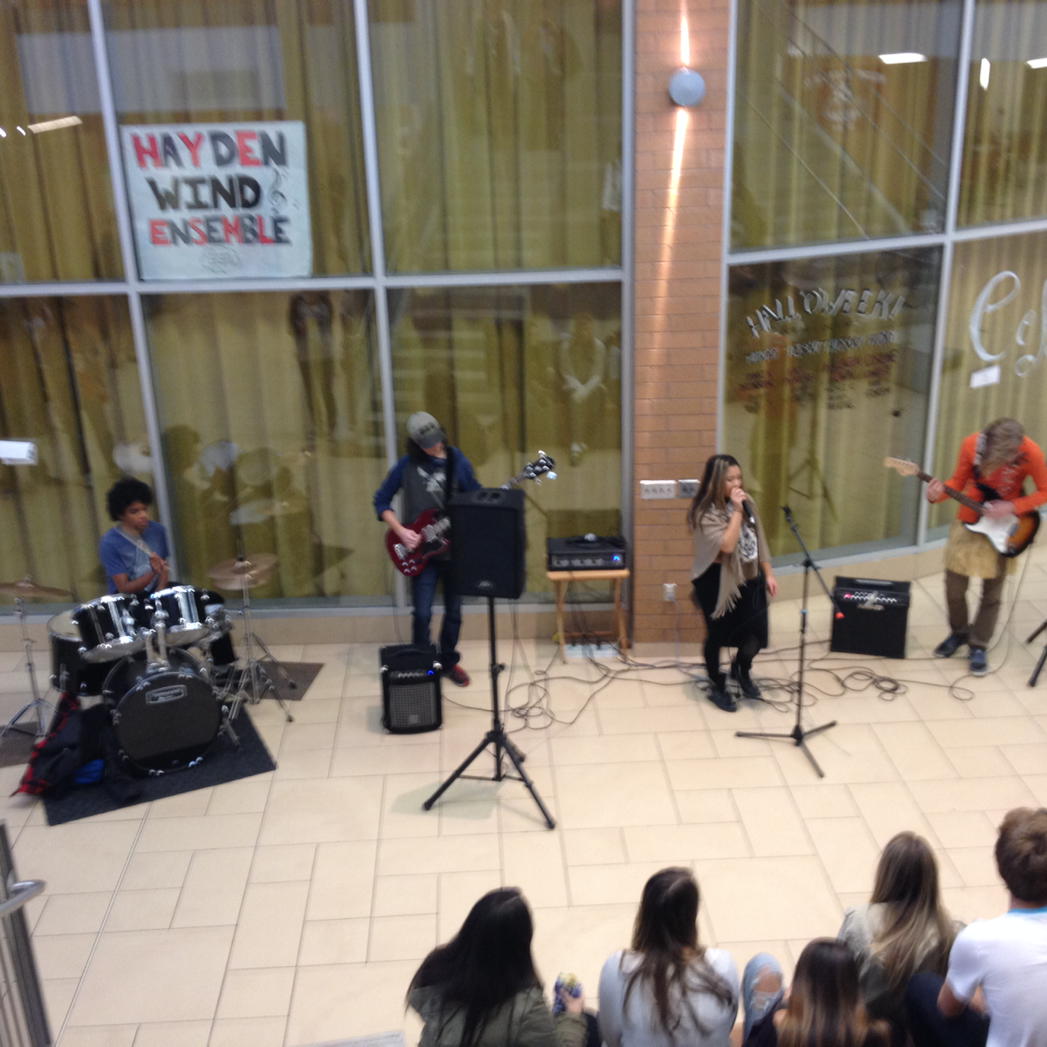 JaggerMusic's tweet photo. The Raga Muffins perform! Lunchtime concerts @HaydenHuskies https://t.co/GzIYC2Uoax