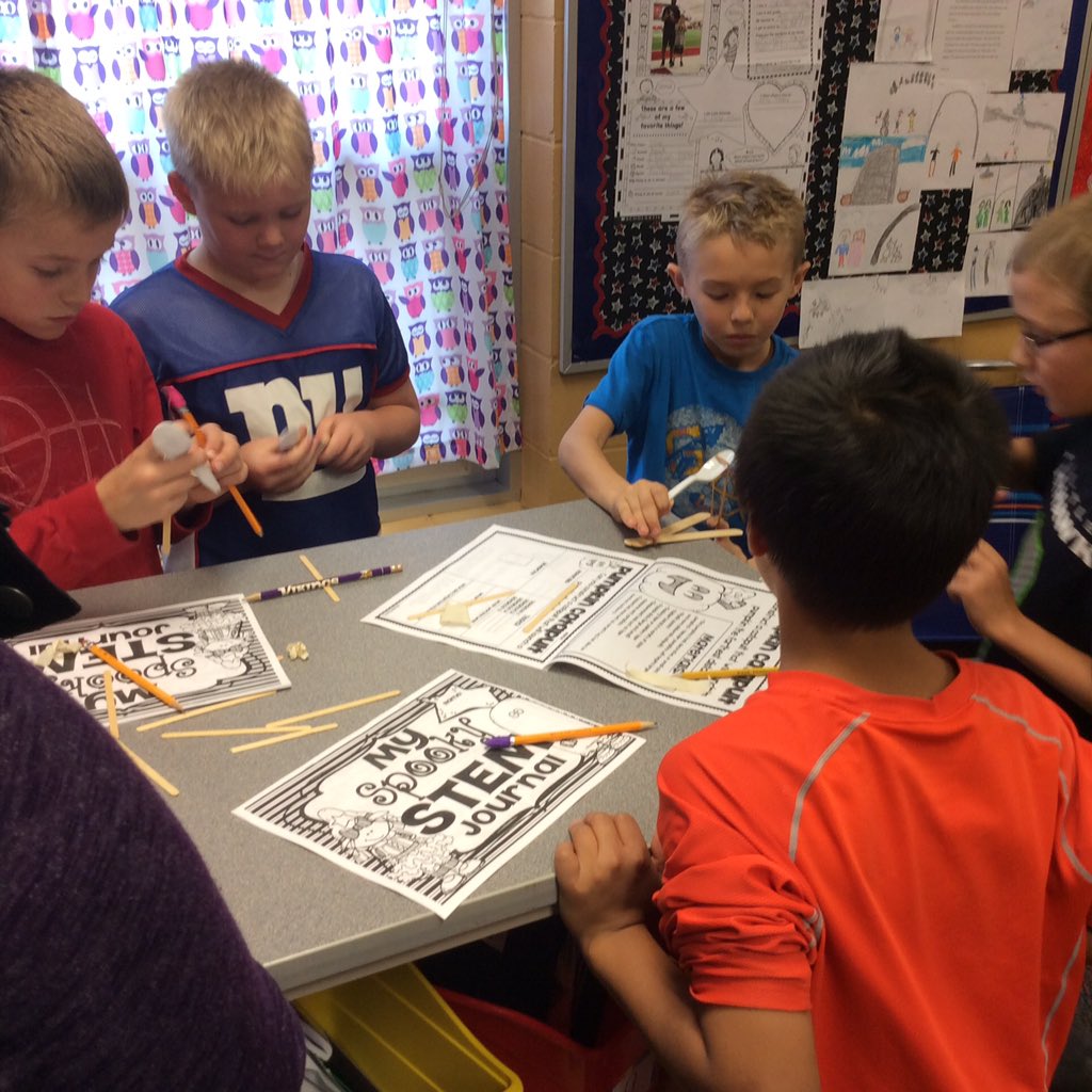 MrsKadrlik's tweet image. Catapulting pumpkins #cfelem #CFGrade3 #spookySTEM