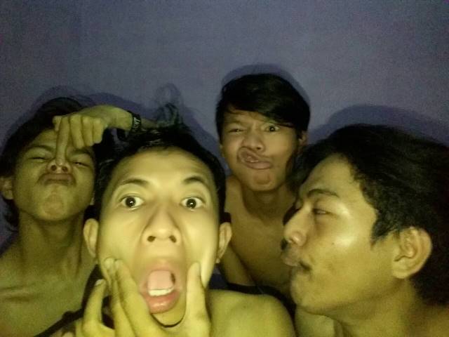 Sulhan_tiar's tweet photo. Pada gblok kan =)) https://t.co/7GlwVACJYi