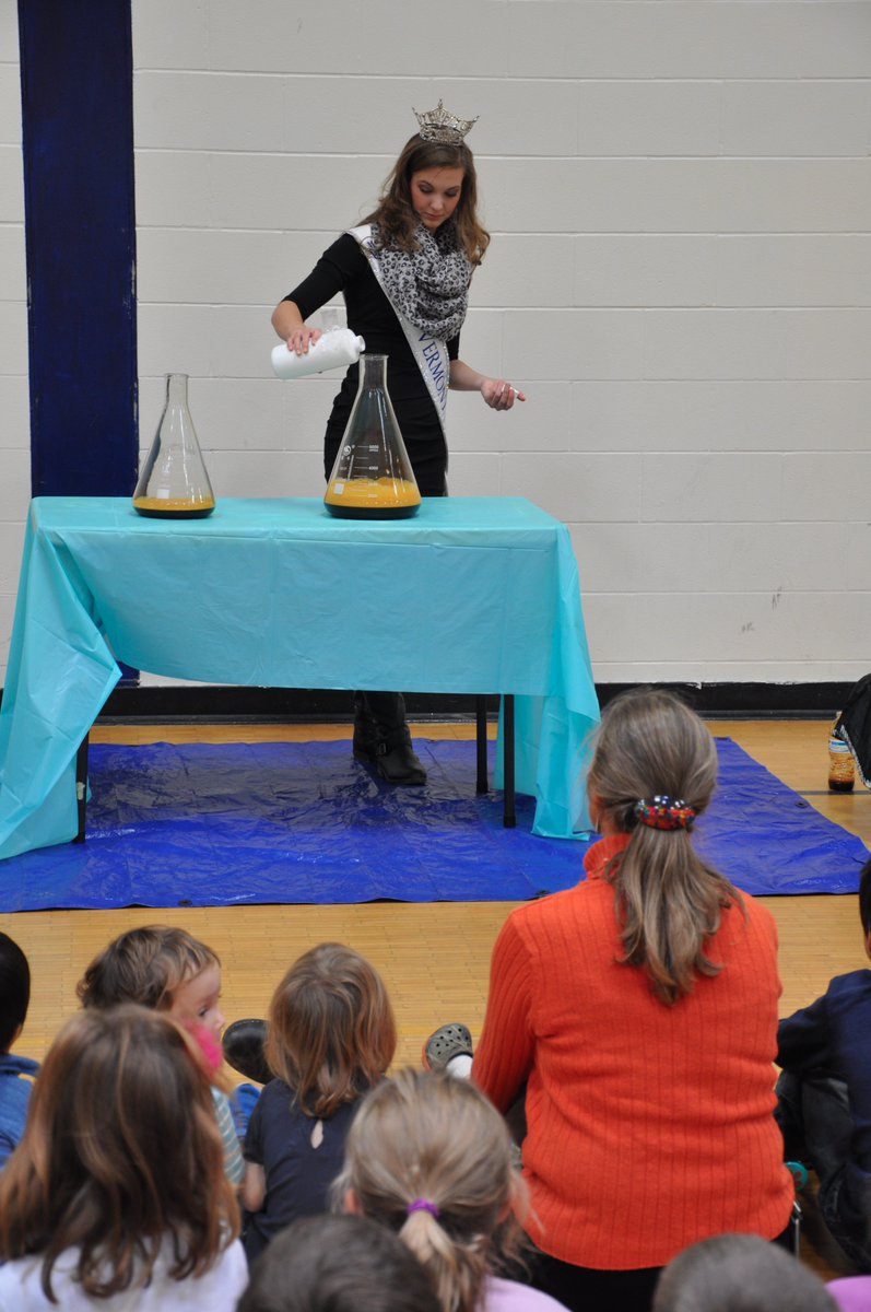 PrincipalChrisD's tweet photo. Miss VT, Alayna Westcom, is teaching science in Fletcher today. #STEM #MissVermont #MissVT #vted https://t.co/4RluMYypF6