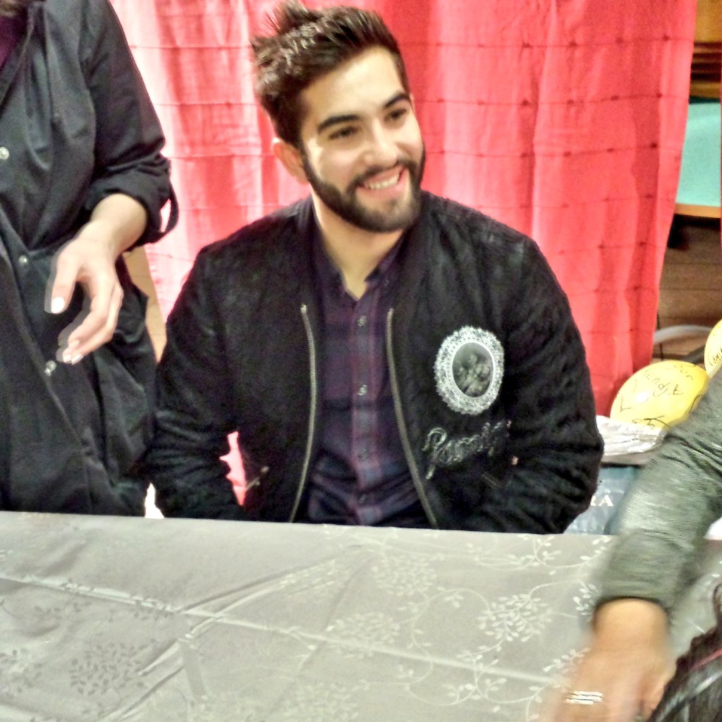 CarrefourFrance's tweet photo. Vous aussi vous voulez votre CD dédicacé par Kendji ? RT + Follow, on tire au sort à 18h 👍 #EnsembleAvecKendji https://t.co/Sx4W6mJgoe