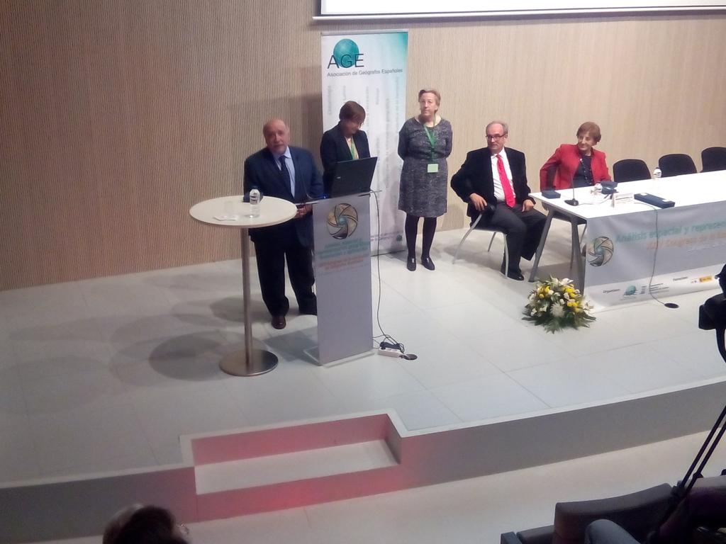 AGE_2015_Zgz's tweet photo. Florencio Zoido... #AGEzgz https://t.co/JHgPJXSAAK