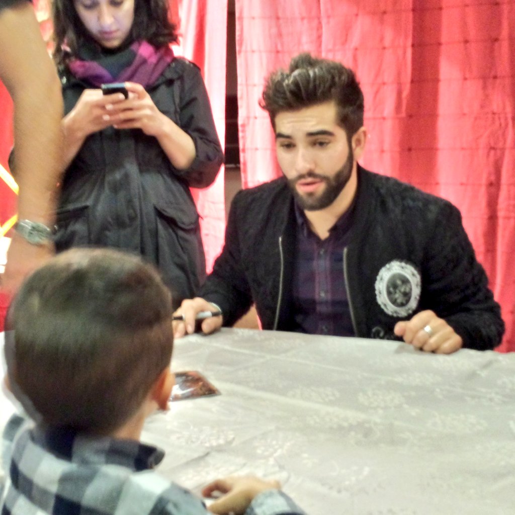 CarrefourFrance's tweet photo. Vous aussi vous voulez votre CD dédicacé par Kendji ? RT + Follow, on tire au sort à 18h 👍 #EnsembleAvecKendji https://t.co/Sx4W6mJgoe