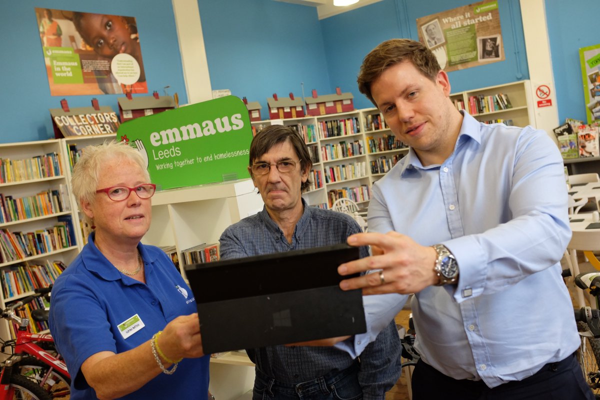 CorecomChris's tweet image. It's rewarding to help companions at @EmmausLeeds to develop their IT skills. More: ow.ly/U2dT1 #charity