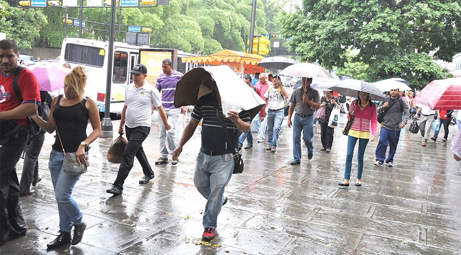 globovision's tweet photo. Prevén lluvias dispersas con mayor incidencia al sur y occidente del país  https://t.co/QQZu74jtrr https://t.co/KTScVEIj4R
