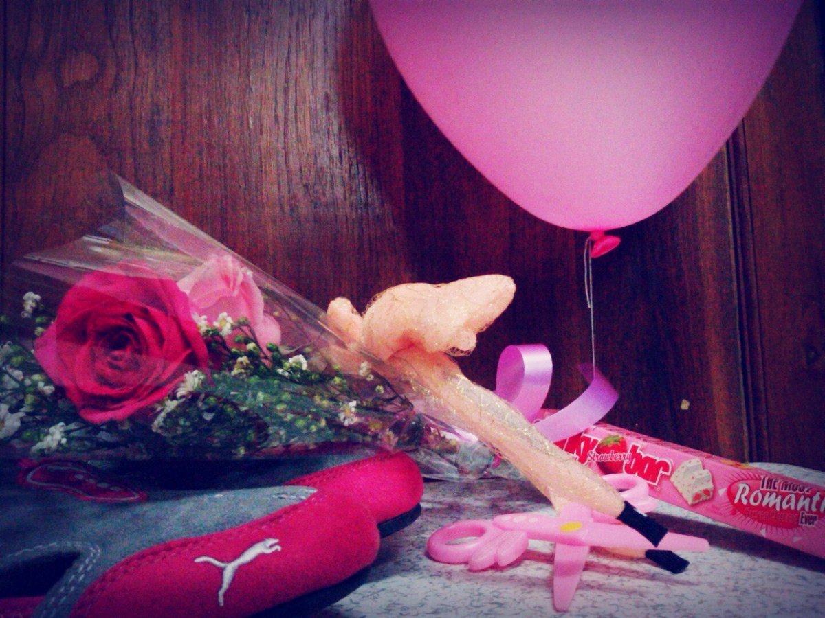 ilyllily's tweet image. Yey! Pink everywhere🎂
Arigatou😂👑💕
Can't discribe with anyword how lucky I am have great people around me💗